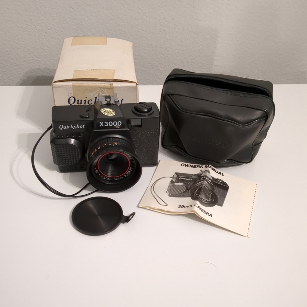 Quickshot X3000 35mm Compact Camera with Case, Instructions & Box
